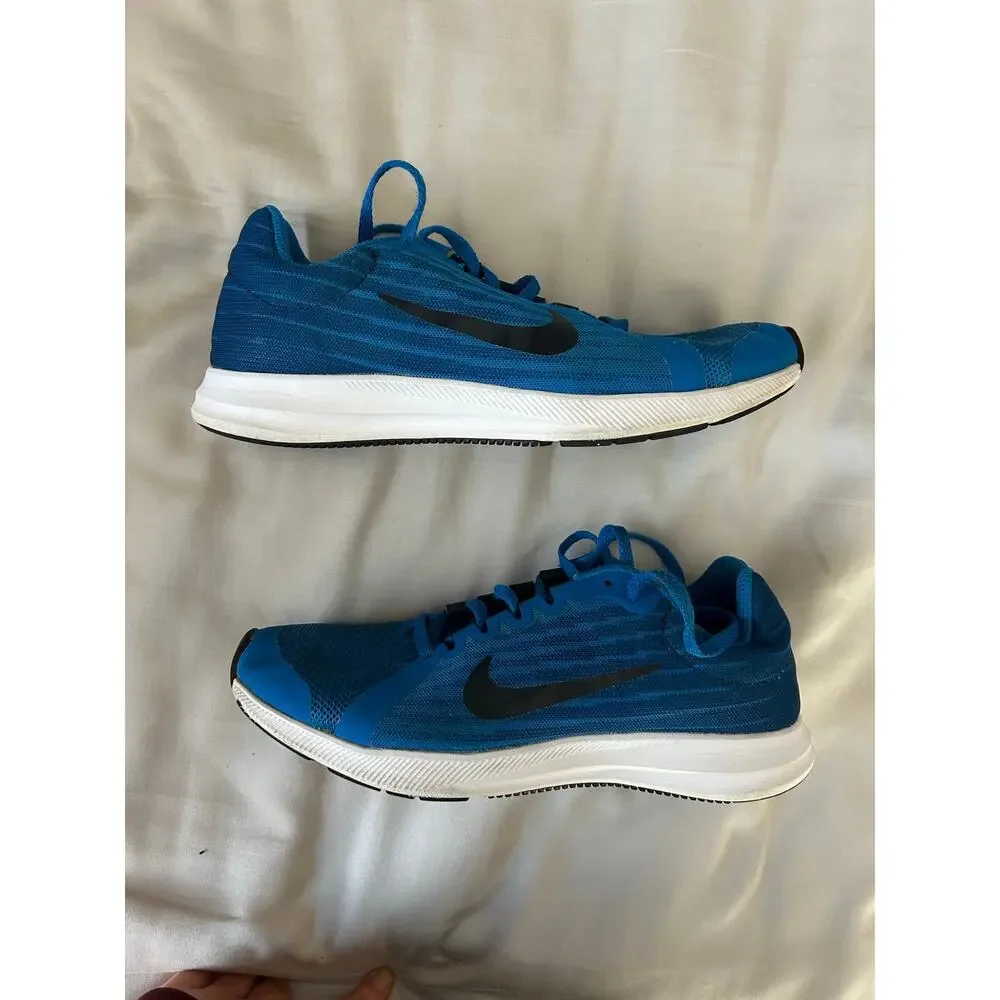 Nike blue tie sneaker size 5